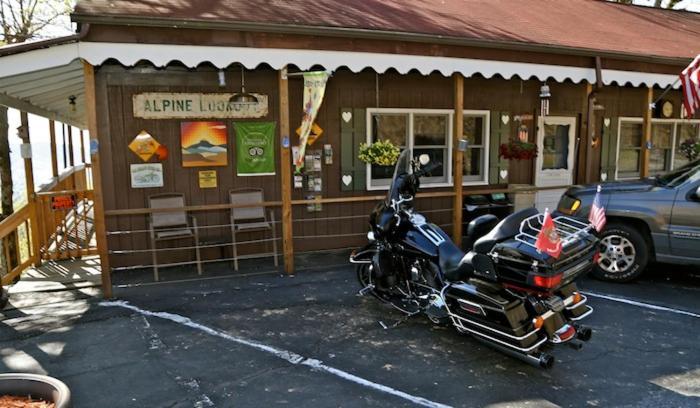 Alpine Inn Little Switzerland Exteriör bild